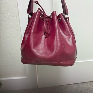 Louis Vuitton Burgundy Bucket Bag Epi Leather